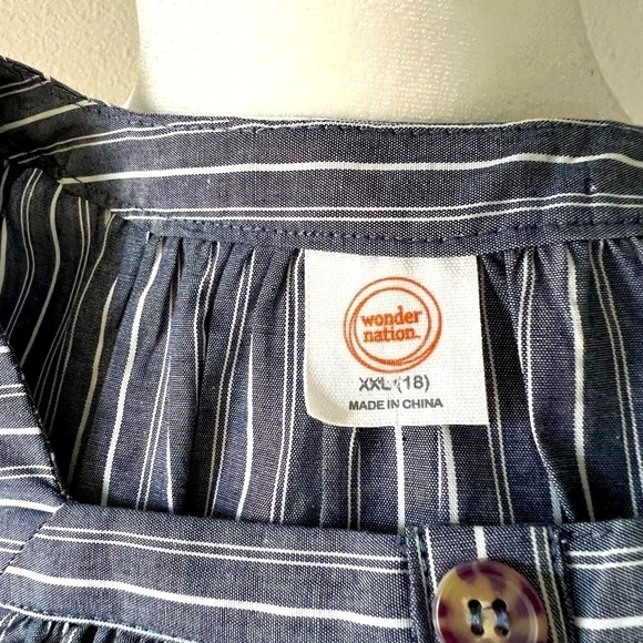 Wonder Nation Junior’s Grey and White stripes button front blouse, Size XXL (18) - Picture 5 of 8